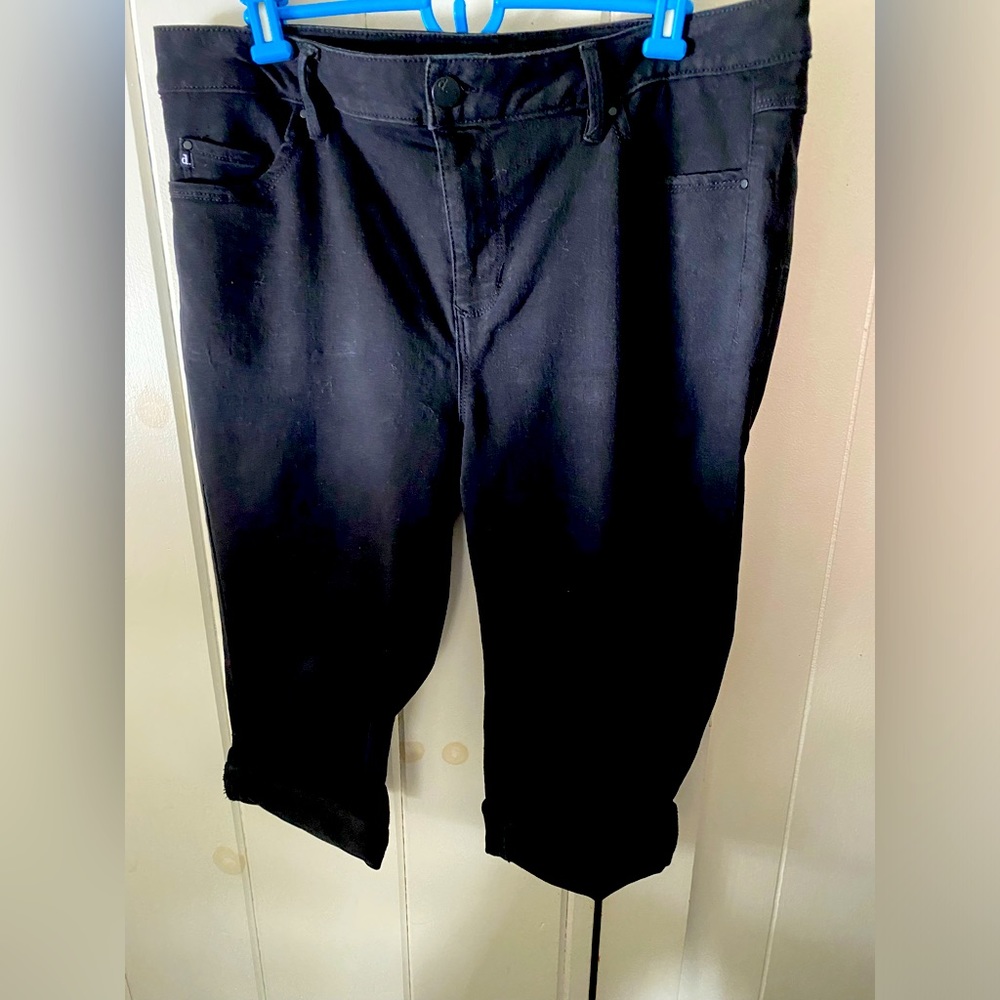 Recycled “ d jeans” stretch black crop